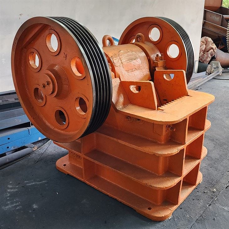 Aggregate jaw crusher